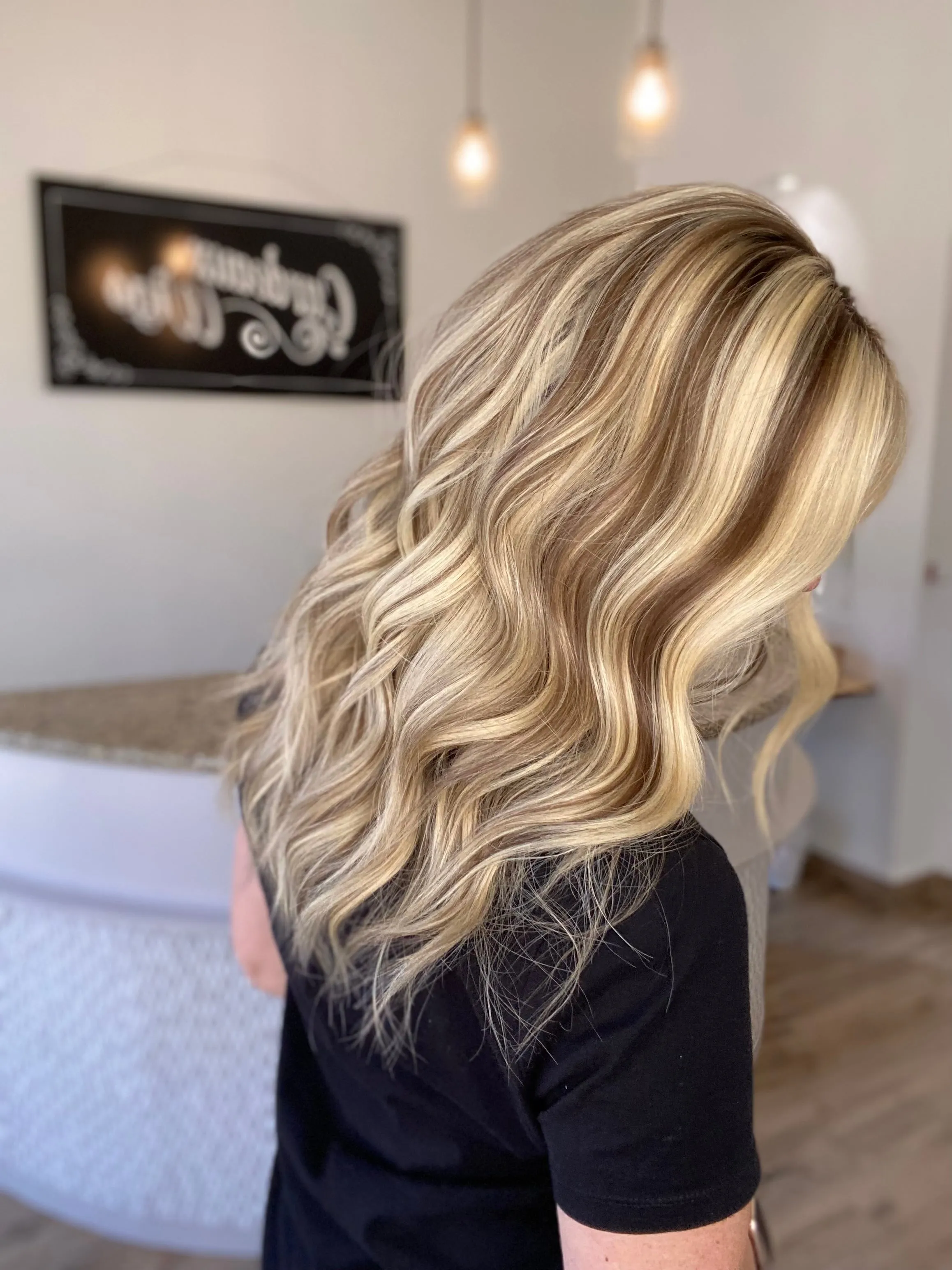 # 8231 GARDEAUX DELUXE LACE TOP WIG (MEDIUM CAP)