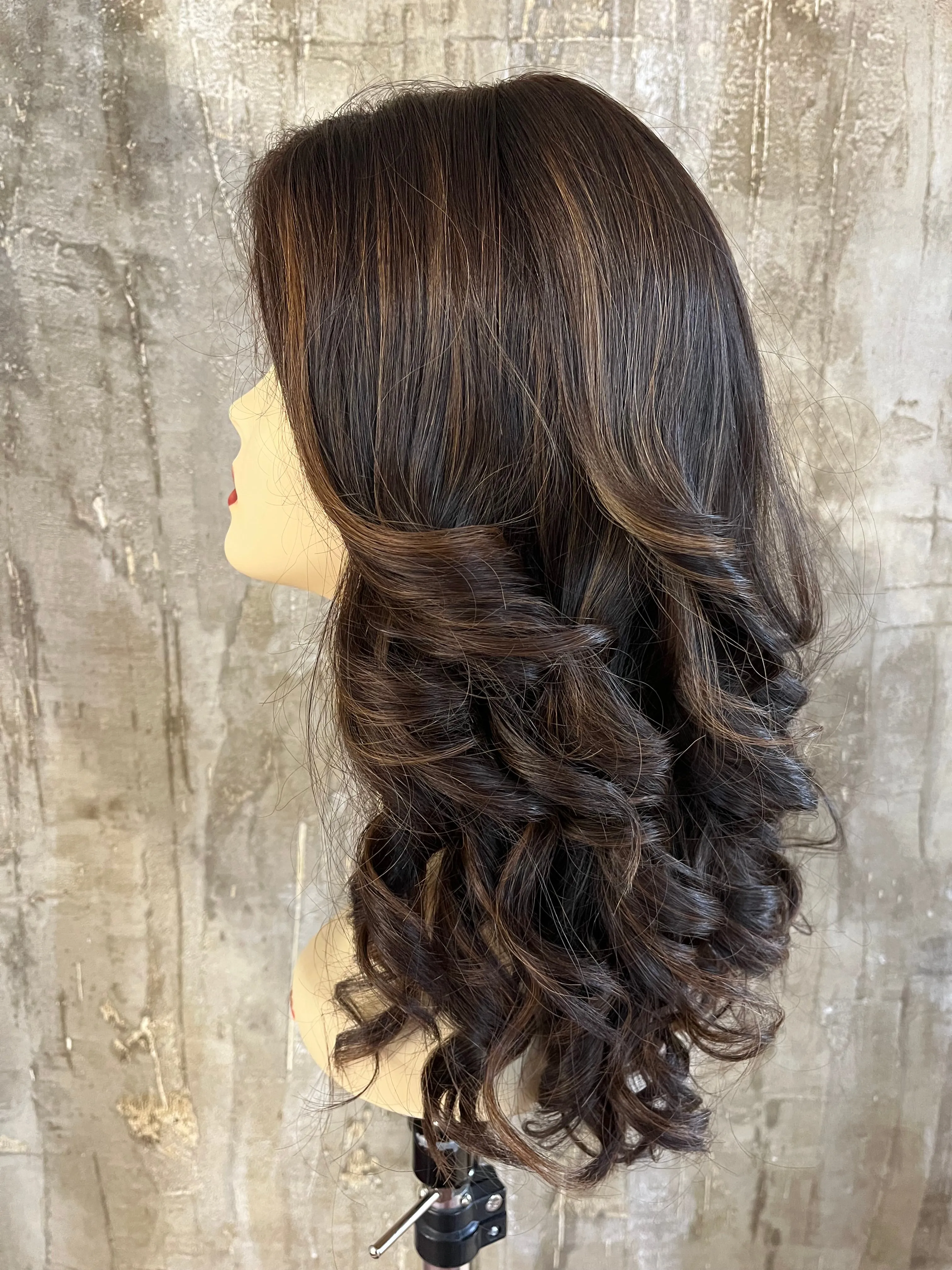 100% EUROPEAN VIRGIN HUMAN HAIR 20" BROWN WITH HIGHLIGHTS