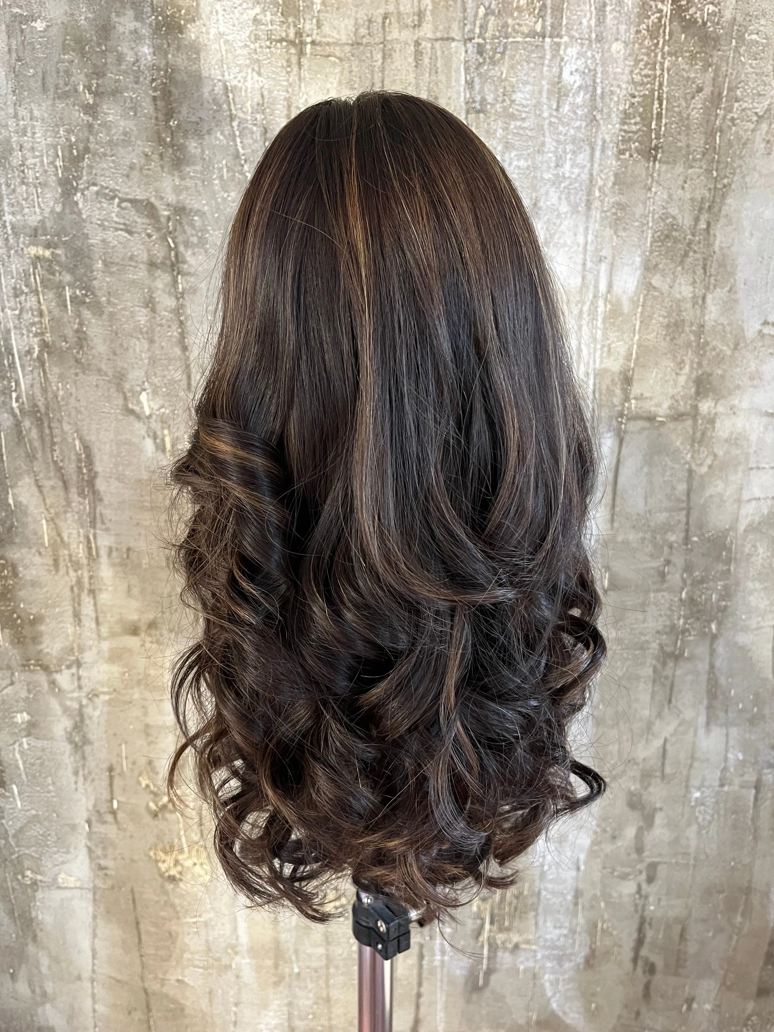 100% EUROPEAN VIRGIN HUMAN HAIR 20" BROWN WITH HIGHLIGHTS